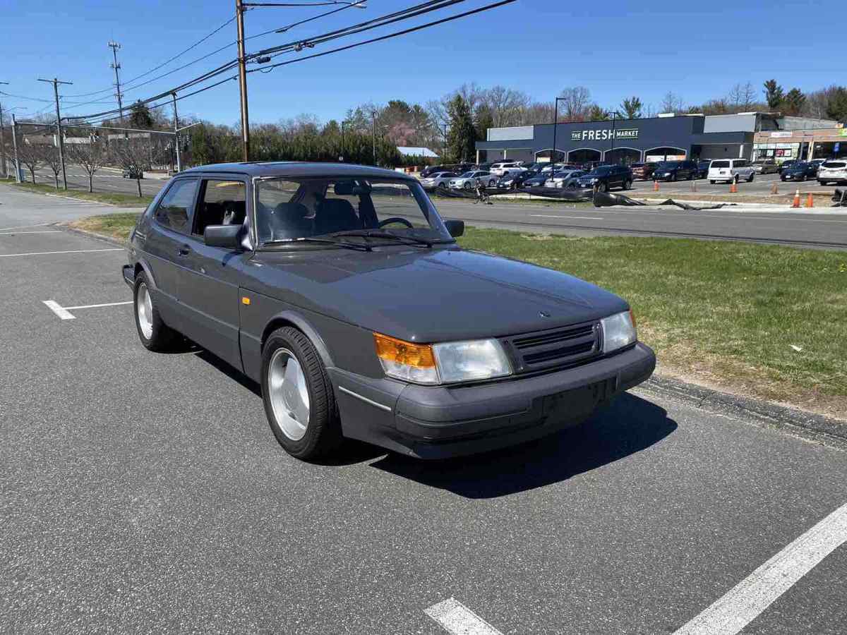 1990 Saab 900