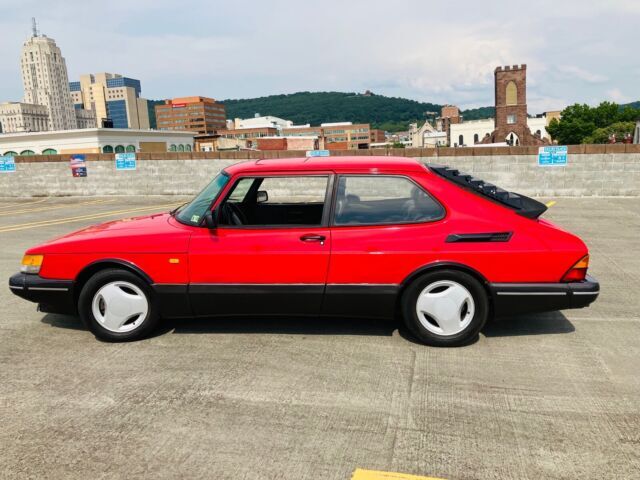 1990 Saab 900 Hatchback Red FWD Manual 1990 Saab 900