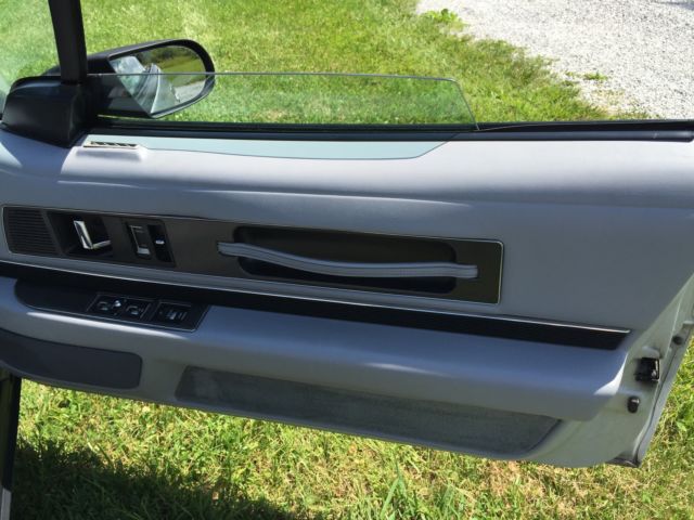 1990 Buick Reatta 2 DR Coupe - photo 10