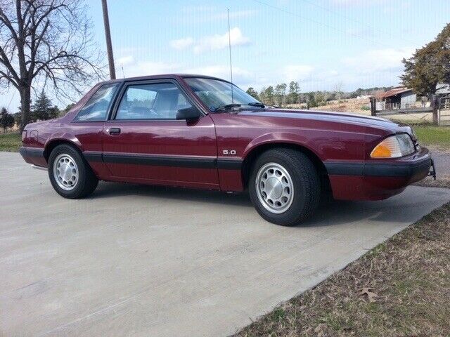 1990 Ford Mustang