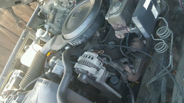 1990 GMC Suburban blue - photo 11