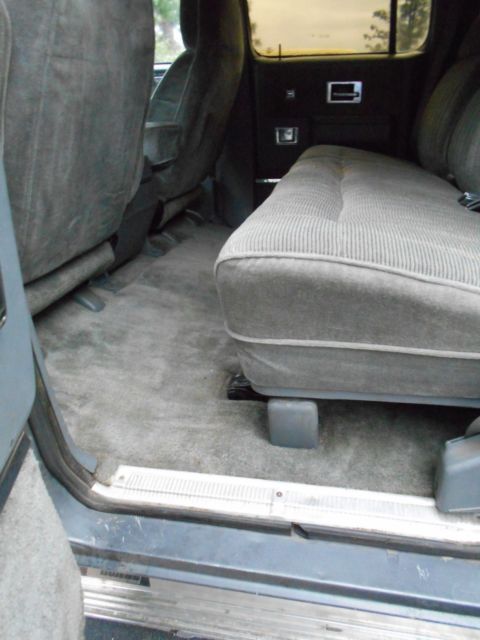 1990 Chevrolet Suburban - photo 7