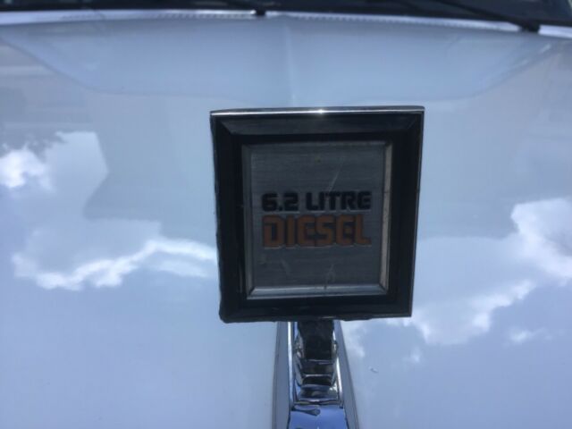 1990 Chevrolet Suburban Silverado - photo 4
