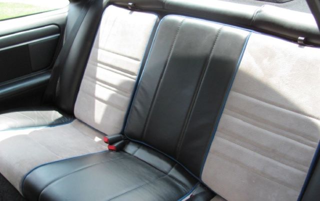 1990 Ford Thunderbird 35th Anniversary Edition - photo 4