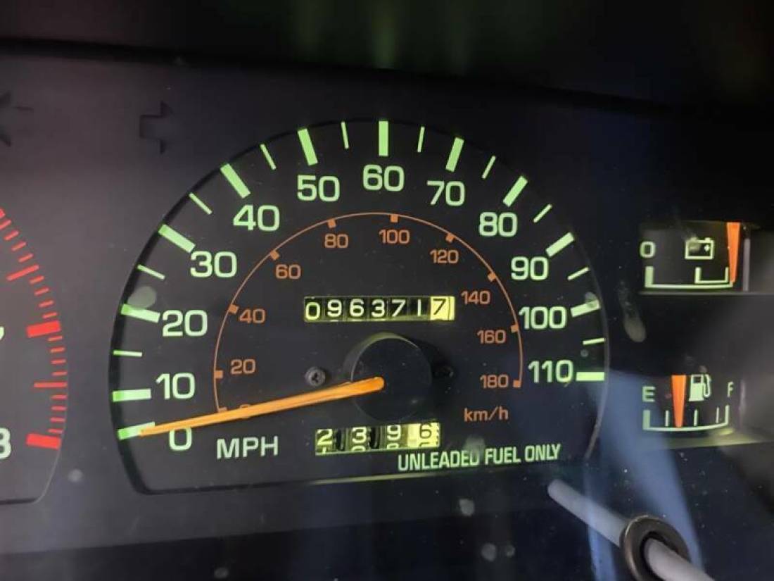 1990 Toyota 4Runner SR5 V6 4dr 4WD SUV - photo 3