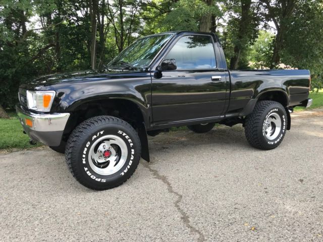 1990 TOYOTA 4x4 PICKUP 51k ORIGINAL MILES RUST FREE ORIGINAL PAINT NO RESERVE 1990 Toyota Pickup DLX