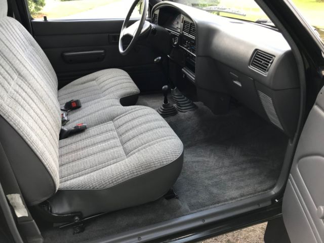 1990 Toyota Pickup DLX - photo 13