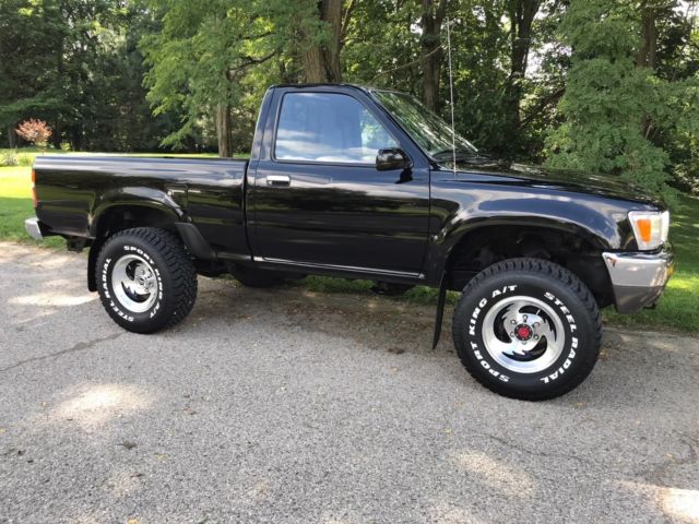 1990 Toyota Pickup DLX - photo 3