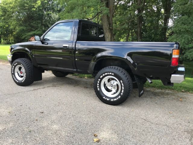 1990 Toyota Pickup DLX - photo 4