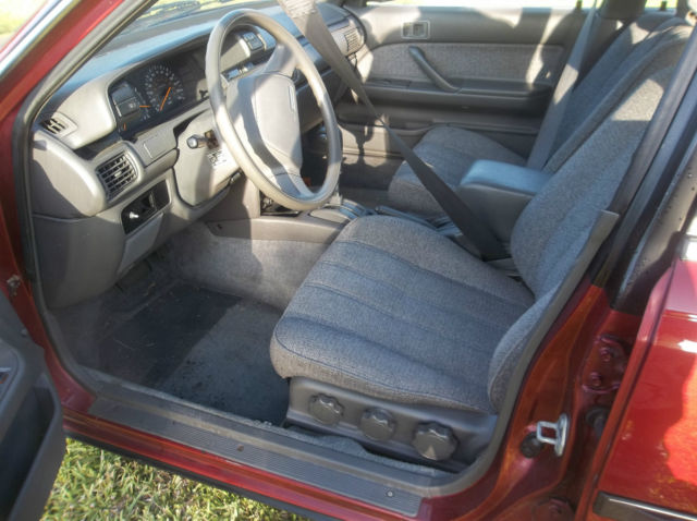 1990 Toyota Camry DLX Sedan 4-Door - photo 4