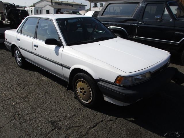 1990 Toyota Camry Deluxe - photo 4