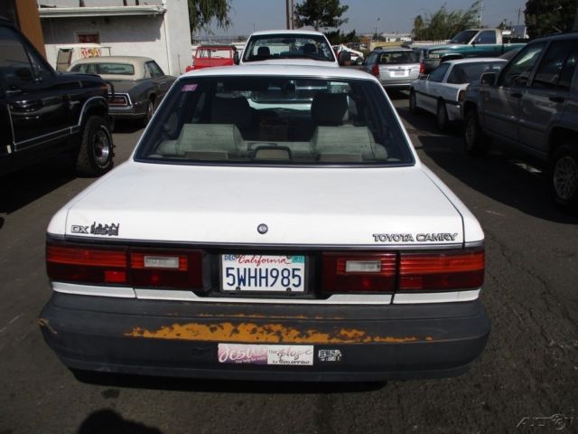 1990 Toyota Camry Deluxe - photo 7