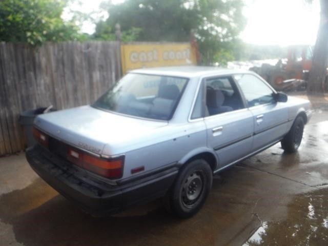 1990 Toyota Camry DX - photo 4