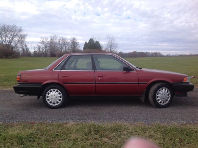 1990 Toyota Camry Deluxe - photo 4
