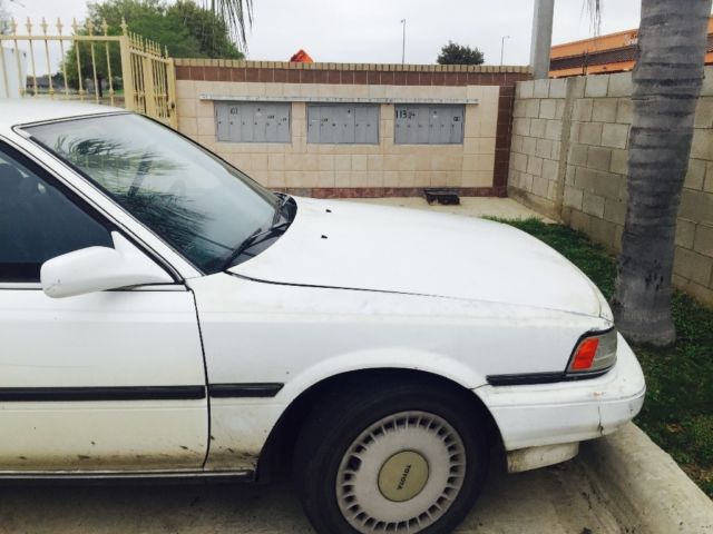 1990 Toyota Camry station wagon LE 1990 Toyota Camry LE