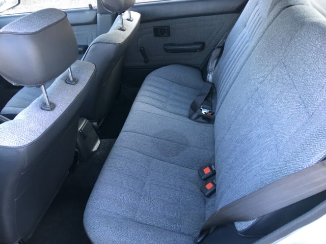 1990 Toyota Corolla DE Wagon 5-Door - photo 9