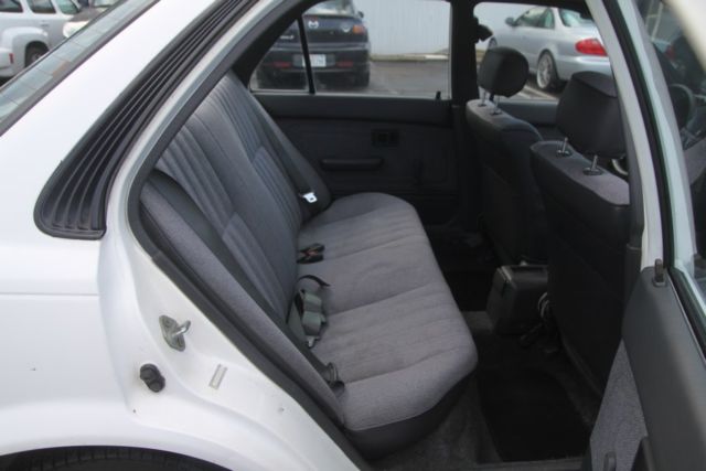 1990 Toyota Corolla DLX Sedan 4-Door - photo 10