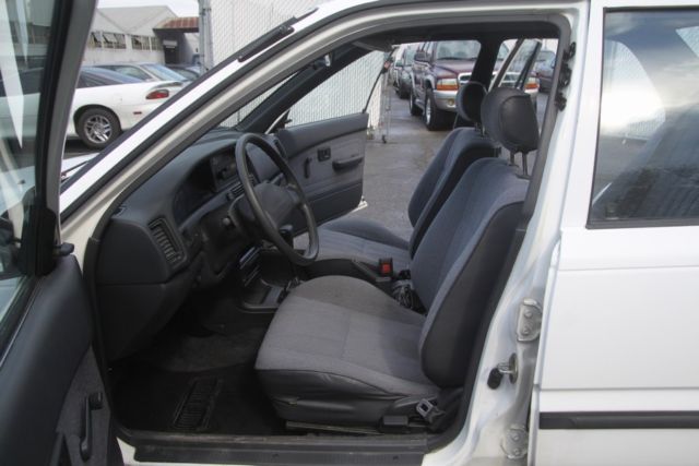 1990 Toyota Corolla DLX Sedan 4-Door - photo 5