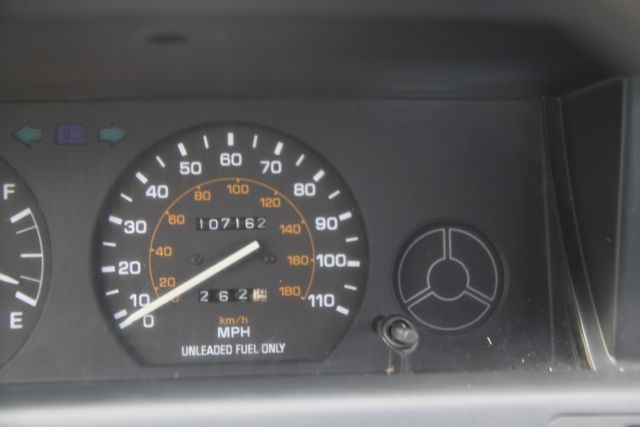 1990 Toyota Corolla DLX Sedan 4-Door - photo 6