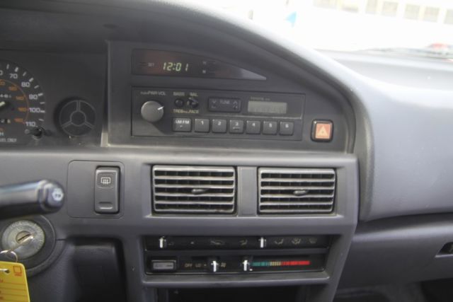 1990 Toyota Corolla DLX Sedan 4-Door - photo 7