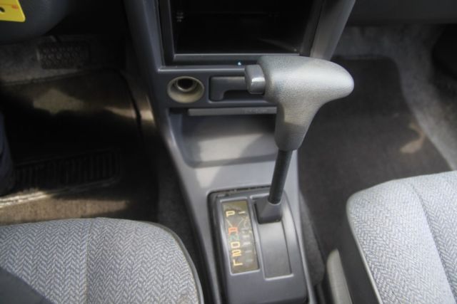 1990 Toyota Corolla DLX Sedan 4-Door - photo 8