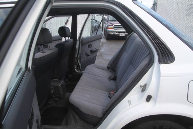 1990 Toyota Corolla DLX Sedan 4-Door - photo 9