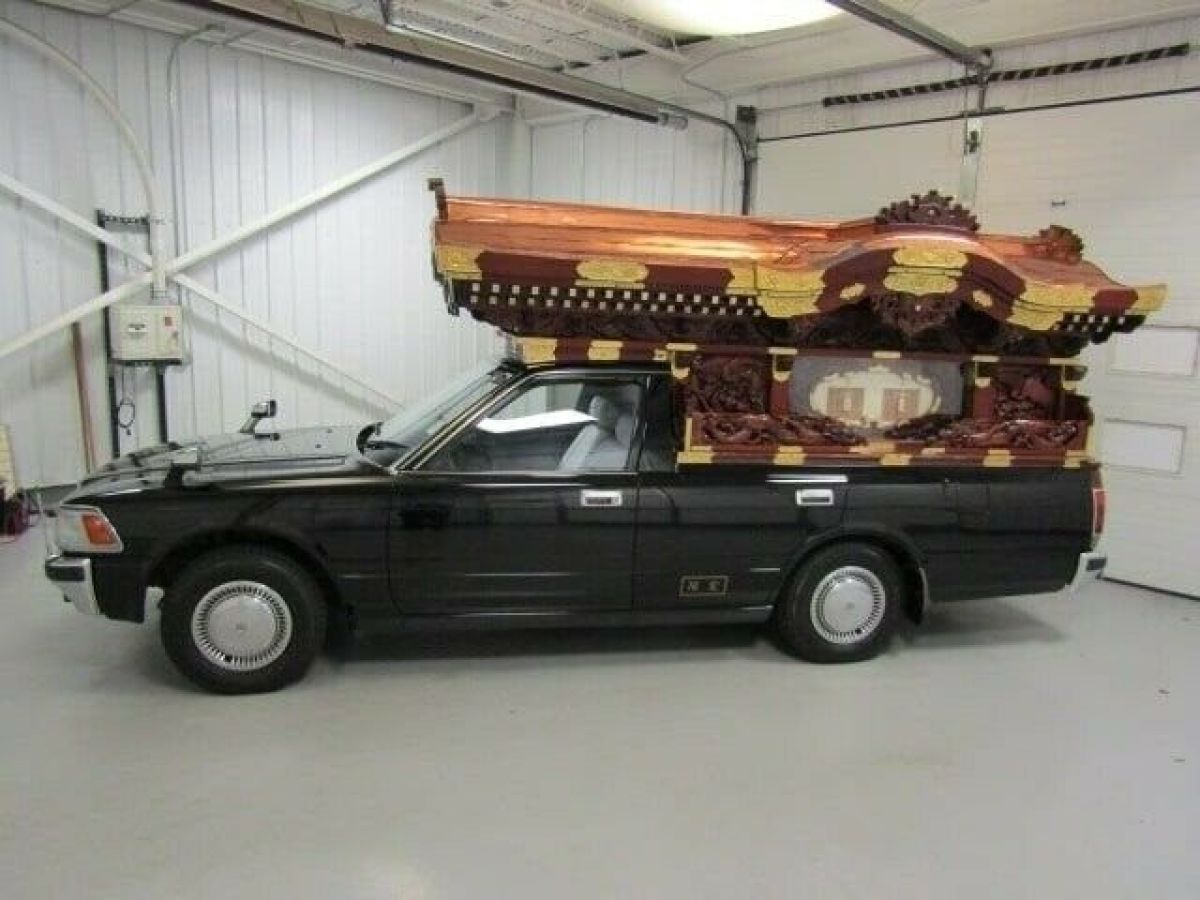 1990 Toyota Crown Hearse - photo 5