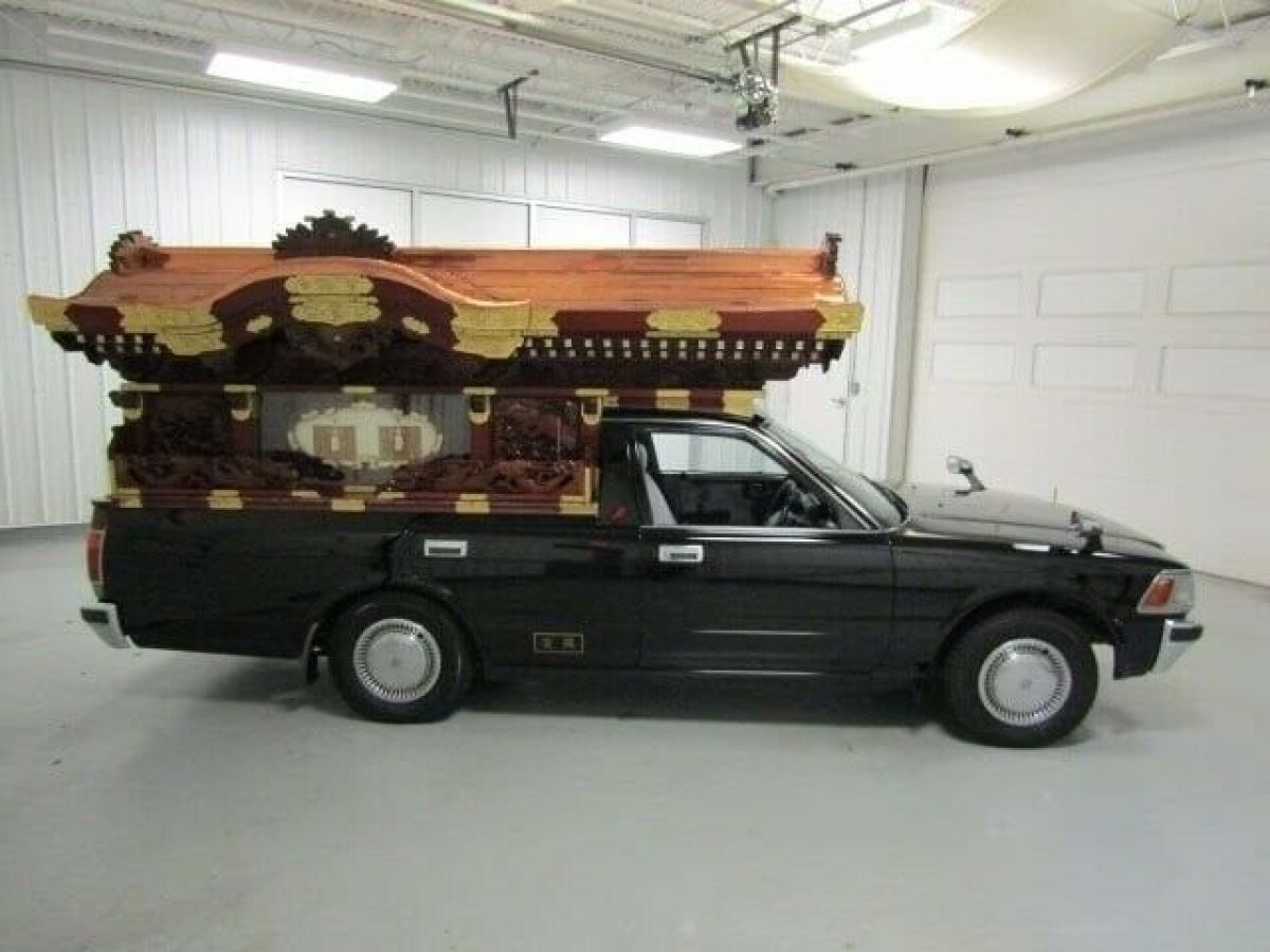 1990 Toyota Crown Hearse - photo 9