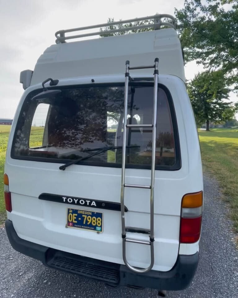 1990 Toyota Hiace - photo 12