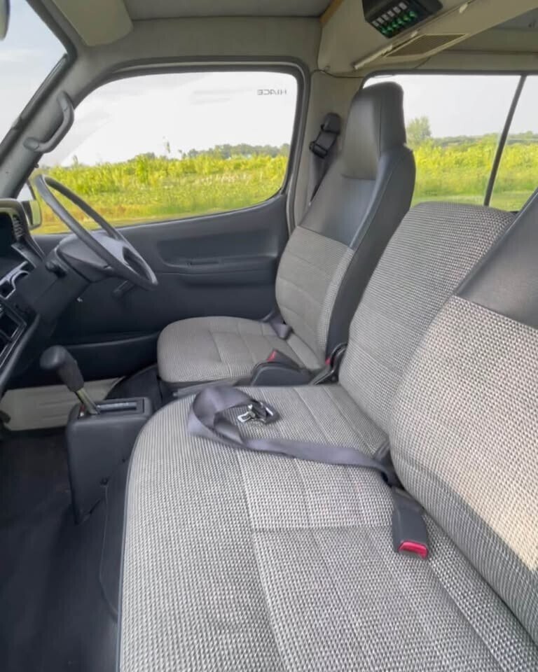 1990 Toyota Hiace - photo 3