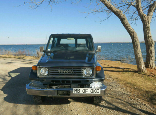 1990 Toyota Land Cruiser 70 series @ real JDM _ R a R e - F i N d - Excellente 1990 Toyota Land Cruiser 2 DR