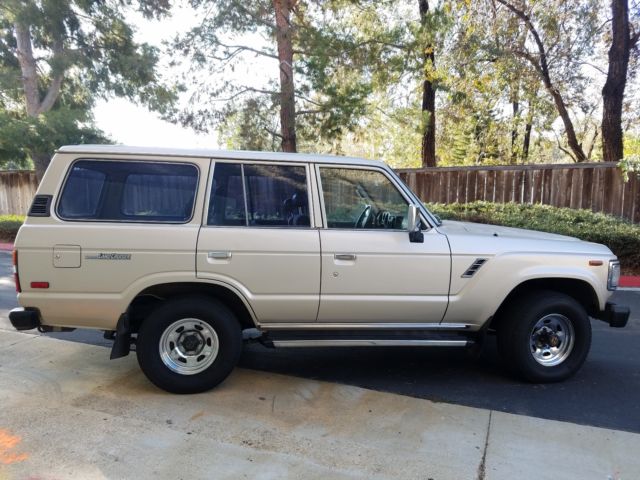 1990 Toyota Land Cruiser Base Sport Utility 4-Door - photo 12