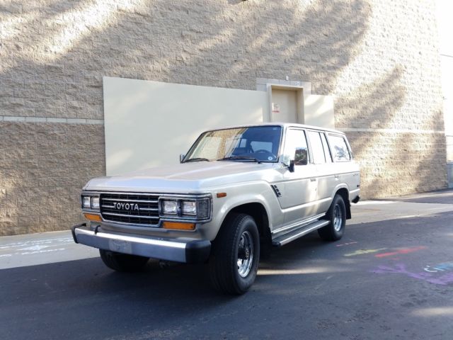 1990 Toyota Land Cruiser Base Sport Utility 4-Door - photo 4