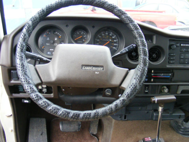 1990 Toyota Land Cruiser Base Sport Utility 4-Door - photo 12