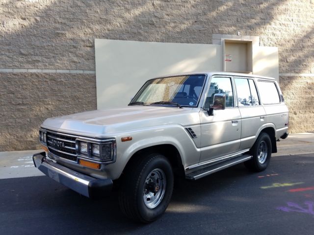 1990 Toyota Land Cruiser Base Sport Utility 4-Door - photo 6