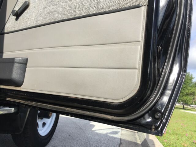 1990 Toyota Land Cruiser BJ73 3.4L Diesel Engene. 4x4 5 sp. - photo 12