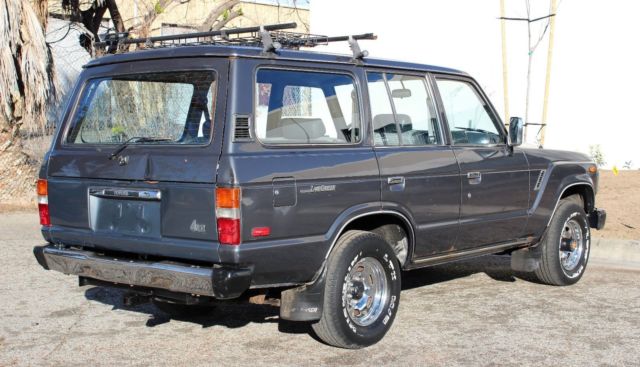 1990 Toyota Land Cruiser FJ62, 4X4, Cold A/C, Runs A+, **NO RESERVE** - photo 12