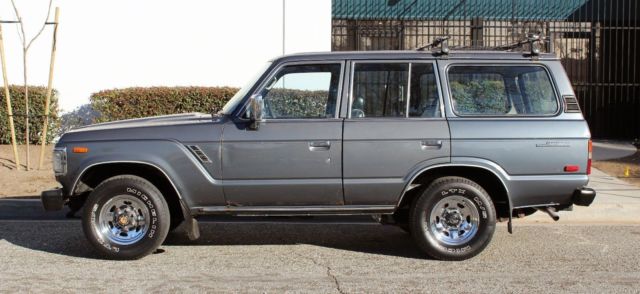 1990 Toyota Land Cruiser FJ62, 4X4, Cold A/C, Runs A+, **NO RESERVE** - photo 3