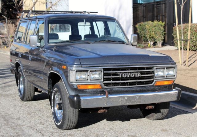 1990 Toyota Land Cruiser FJ62, 4X4, Cold A/C, Runs A+, **NO RESERVE** - photo 5