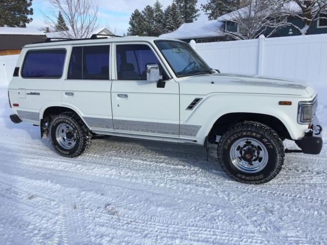 1990 Toyota Land Cruiser Base Sport Utility 4-Door