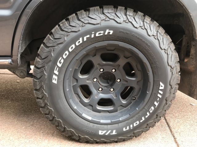 1990 Toyota Land Cruiser Base Sport Utility 4-Door - photo 2