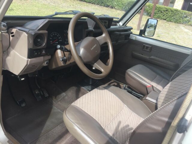 1990 Toyota Land Cruiser LJ73 2.4L Turbo Diesel Engene. 4x4 5 sp. - photo 9