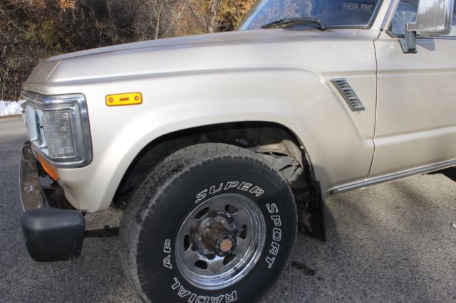 1990 Toyota Land Cruiser FJ62 - photo 8