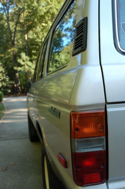1990 Toyota Land Cruiser FJ62 - photo 8