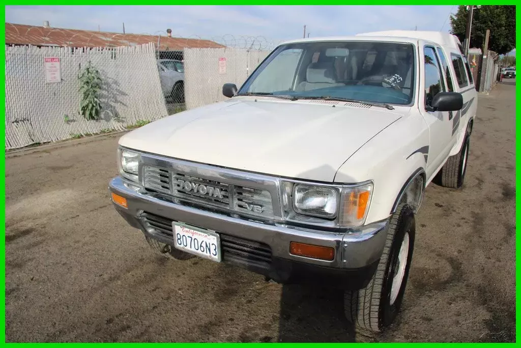 1990 Toyota Pick Up SR5 3.0 L V6 NO RESERVE 1990 Toyota Pickup SR5