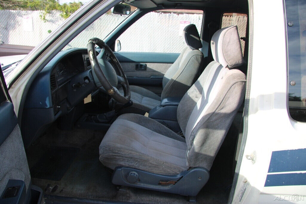 1990 Toyota Pickup SR5 - photo 12