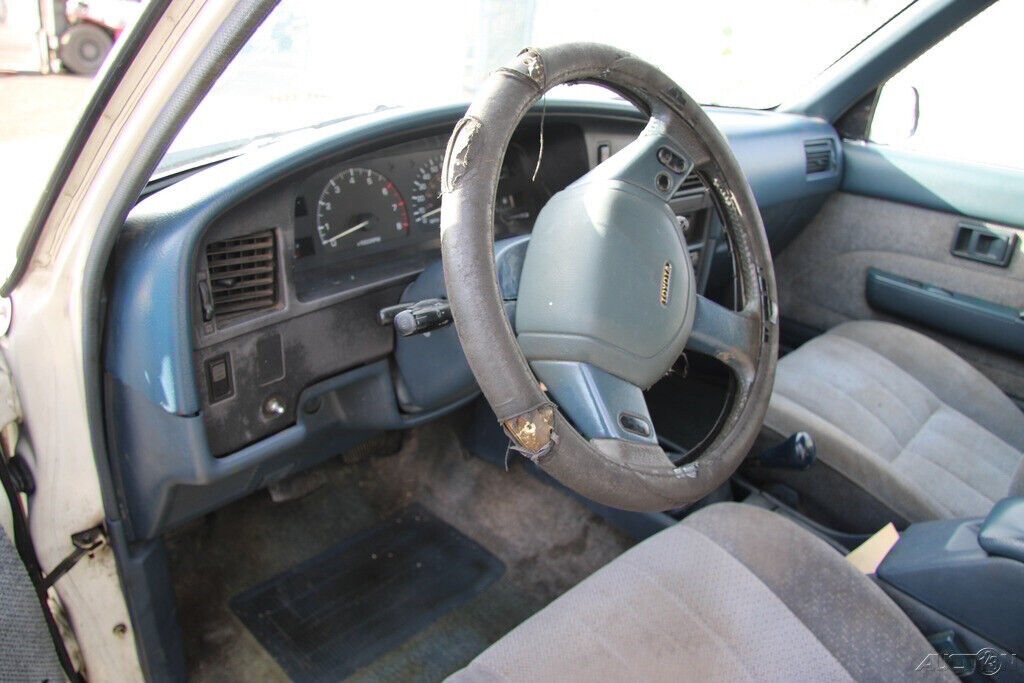1990 Toyota Pickup SR5 - photo 13