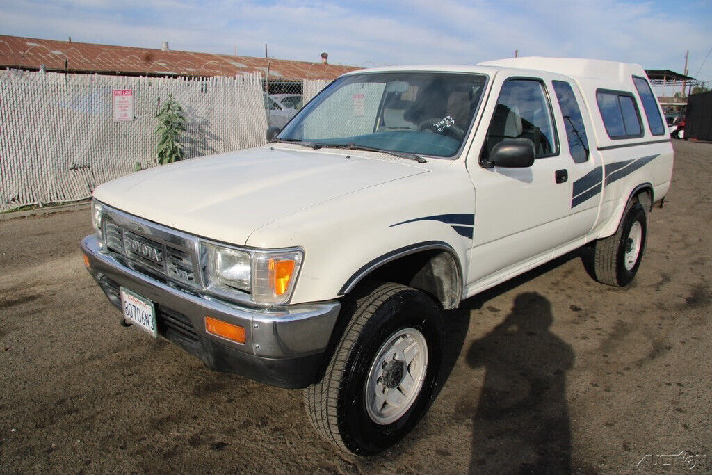 1990 Toyota Pickup SR5 - photo 2