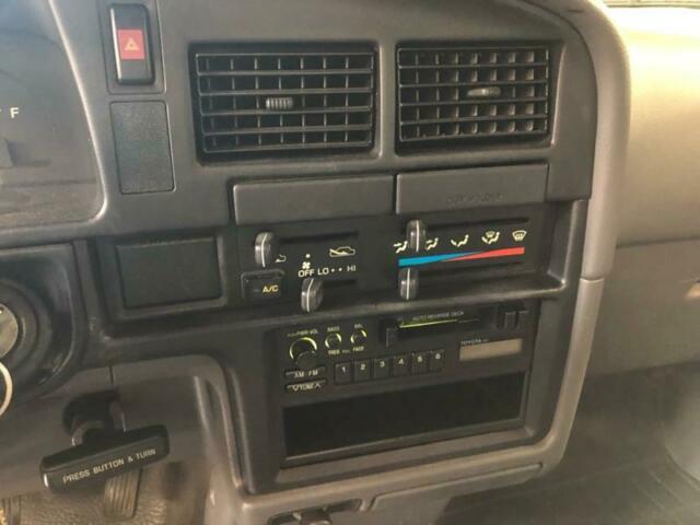 1990 Toyota Pickup 1/2 TON SHORT WHEELBASE DLX - photo 13