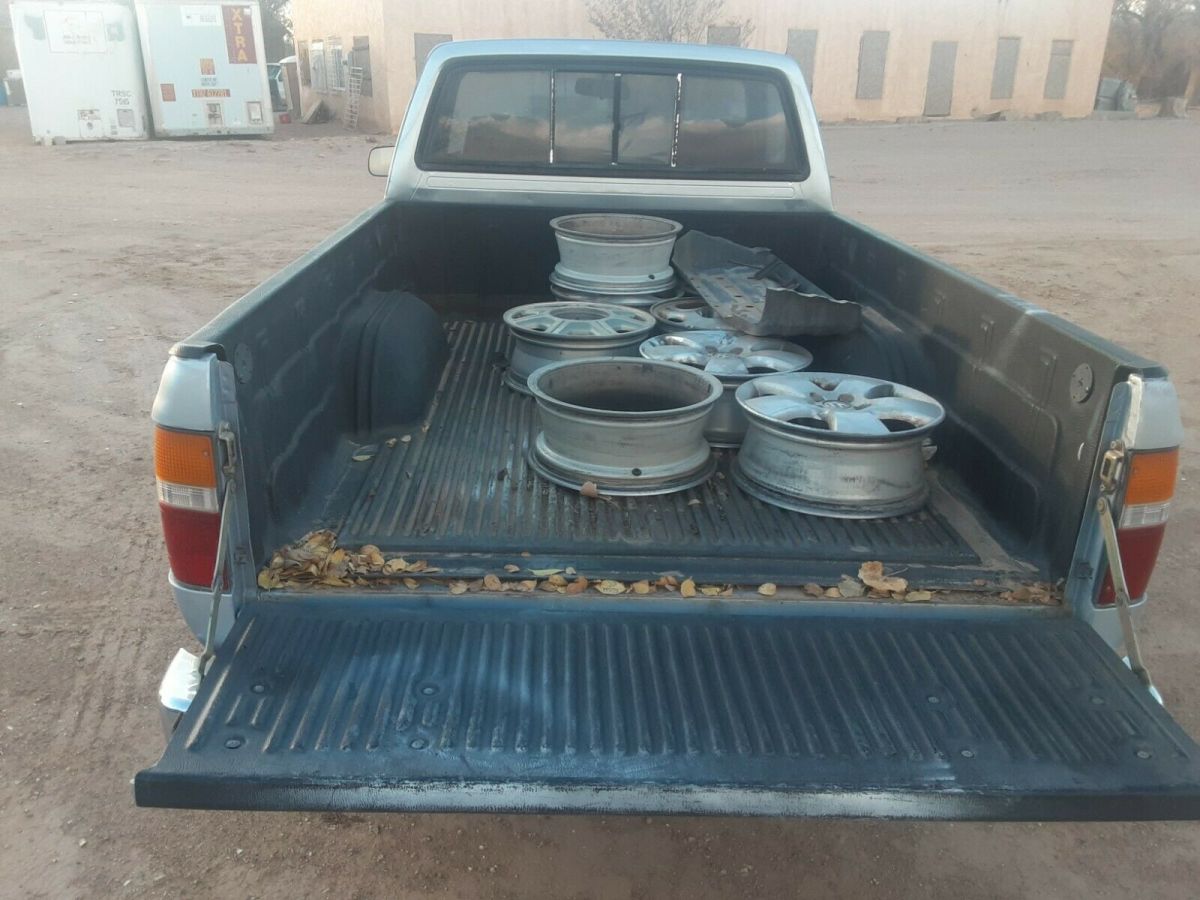 1990 Toyota Pickup - photo 11